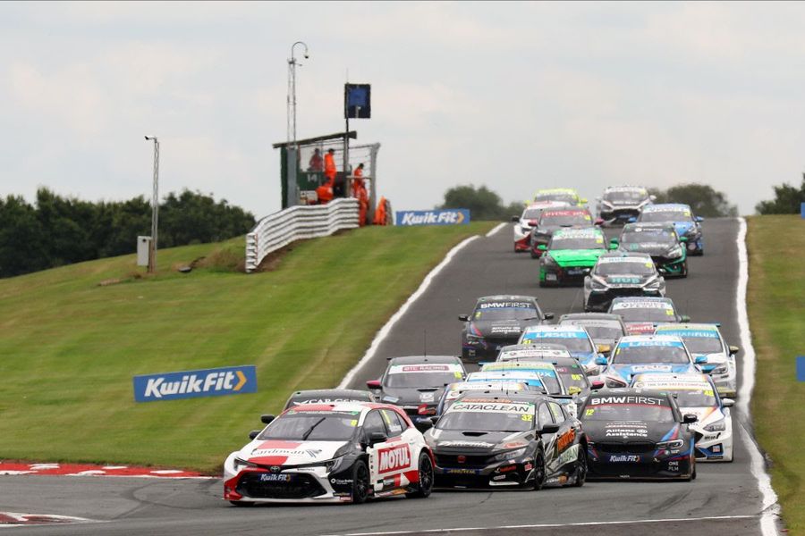 BTCC sets course for Scotland's Knockhill