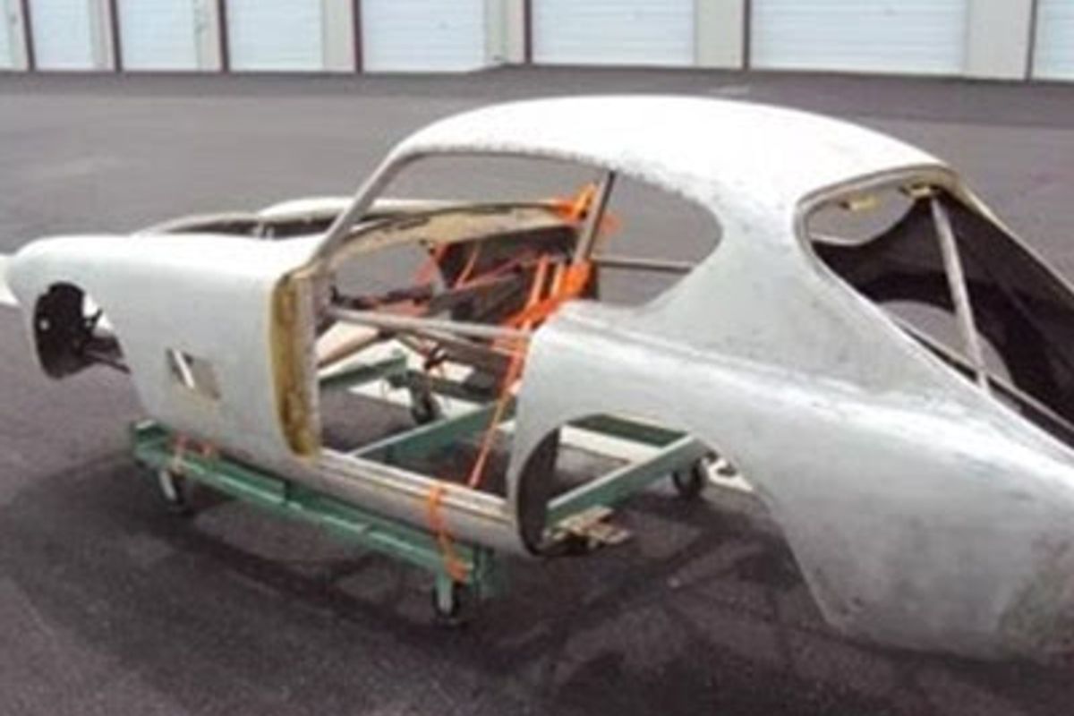 Stalled restoration project AC Aceca Bristol at H&H Auctions