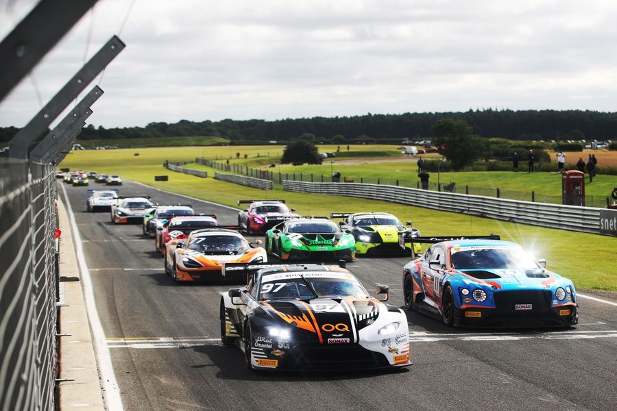 Lights to flag British GT Race 1 victory for Al Harthy and Eastwood