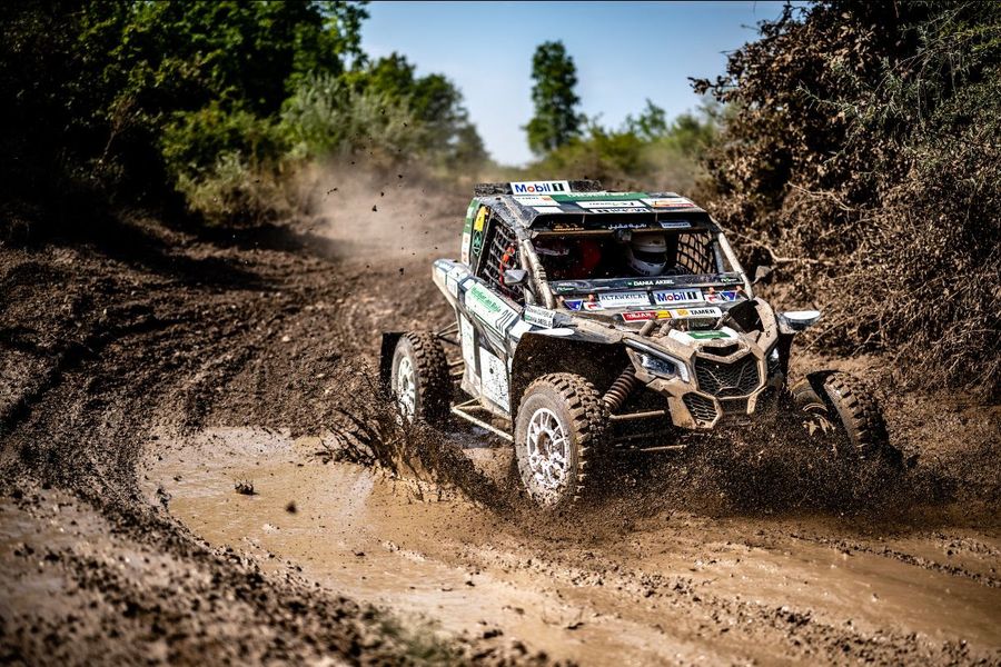 Dania Akeel completes her first European Baja to extend series lead