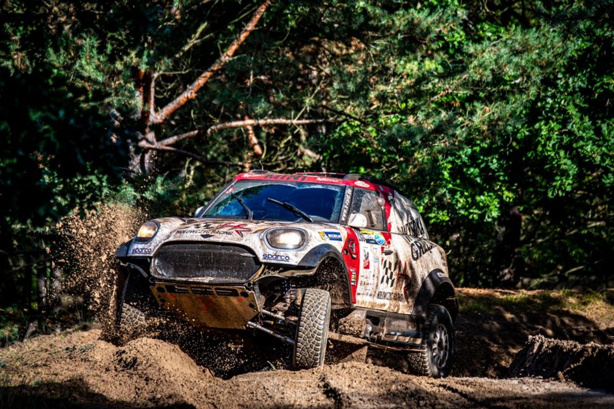 Cross-Country title fights hot up on Baja Poland