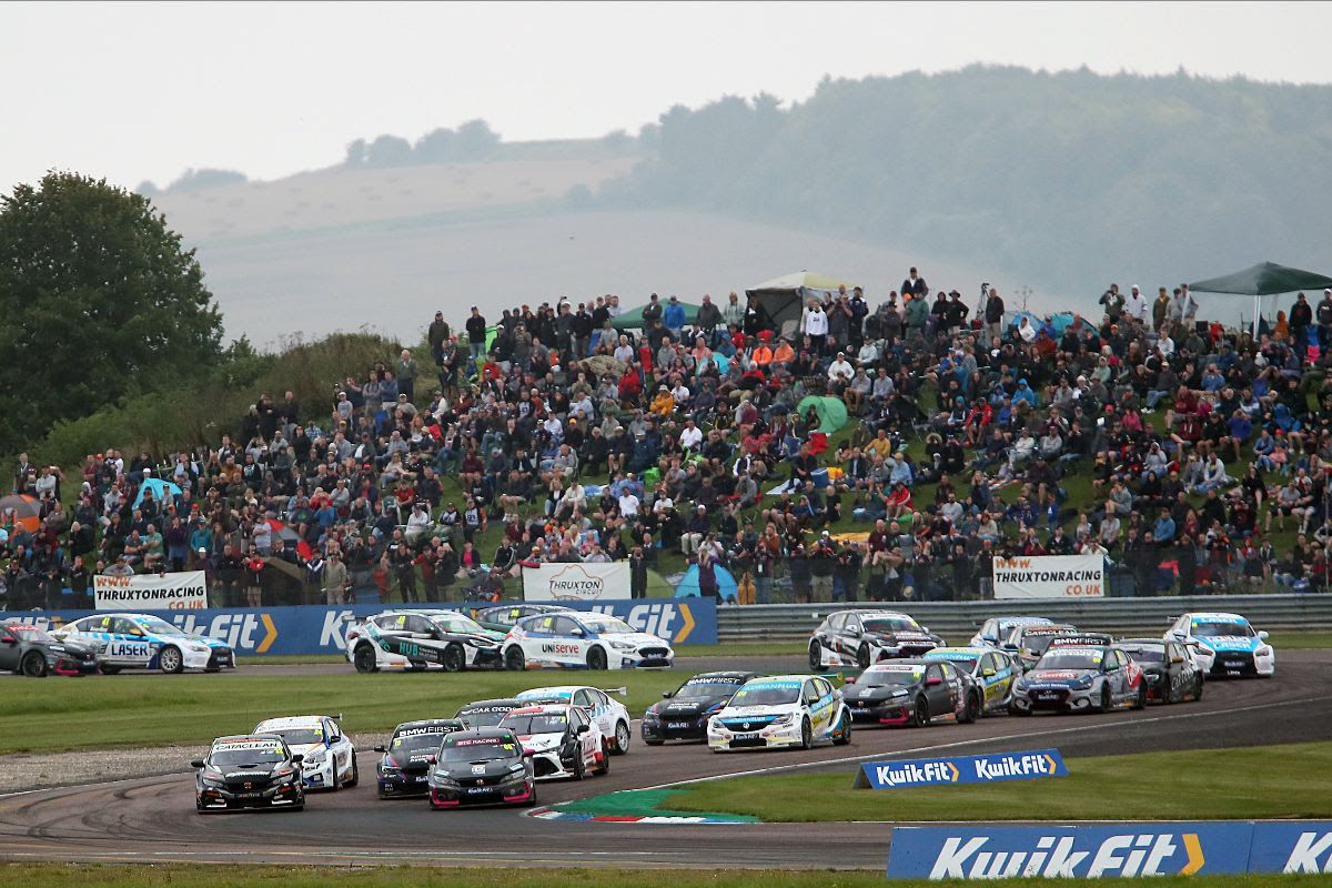 Ash Sutton extends BTCC lead with Thruxton win