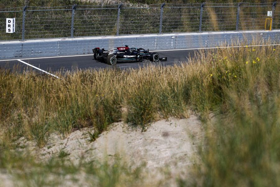 Hamilton quickest in Zandvoort opening practice