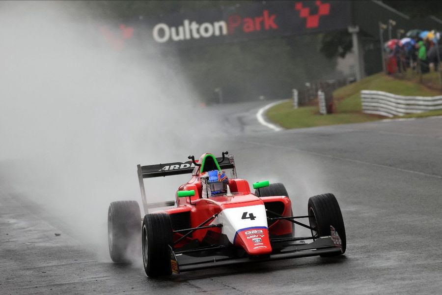 Browning & Bilinski win at Oulton GB3, O’Sullivan moves towards title glory