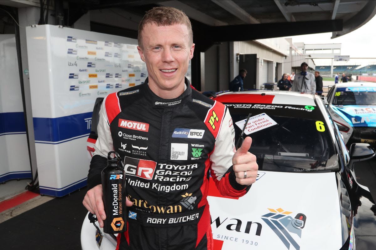 Butcher celebrates Silverstone BTCC pole