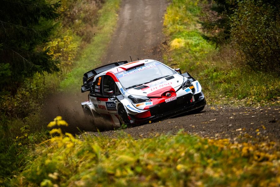 Elfyn Evans powers past rivals to take Saturday lead on Rally Finland