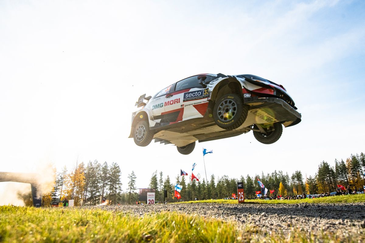 Evans wins Rally Finland to remain in WRC title contention
