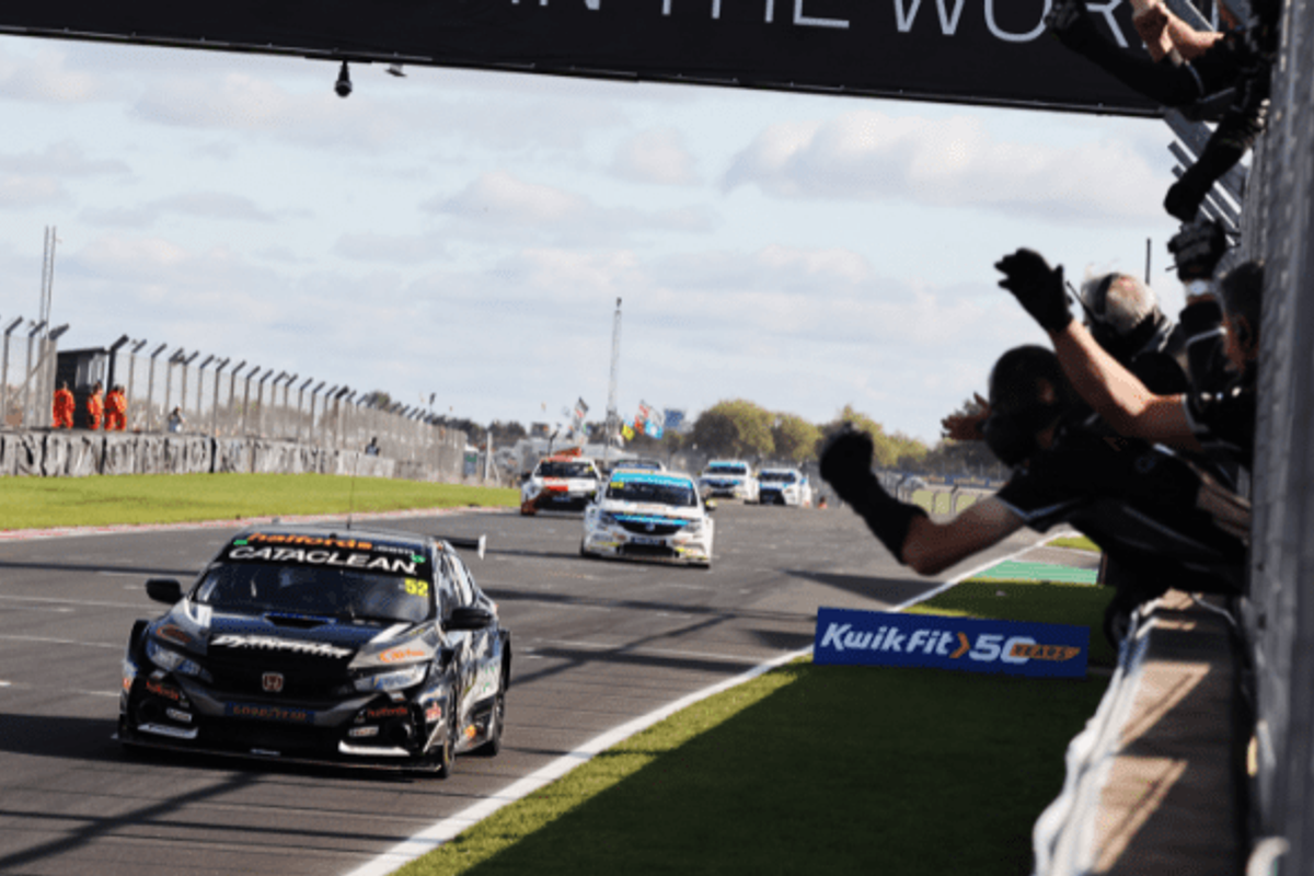 Gordon Shedden takes lights to flag BTCC win at Donington Race 1