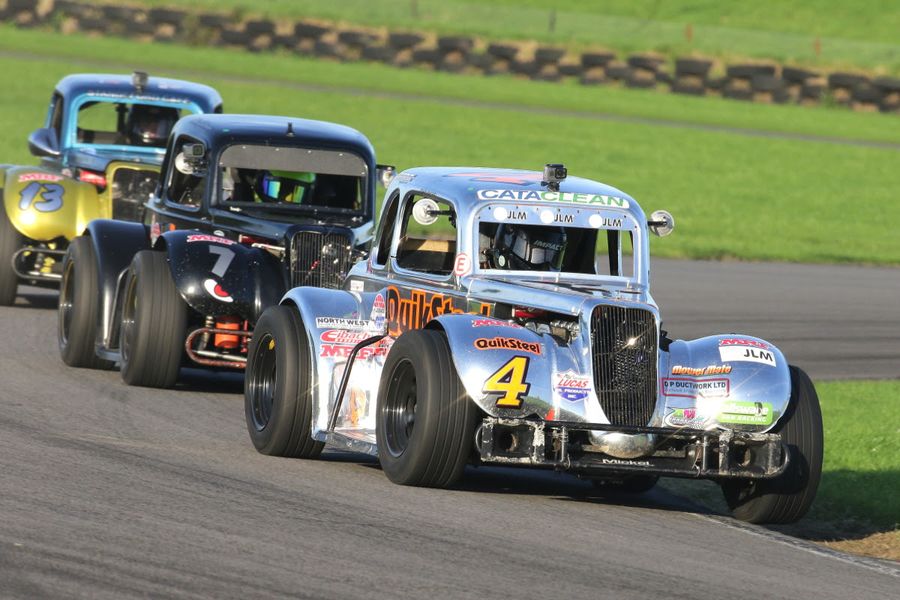 Five-time Legends champ John Mickel takes four wins at Pembrey