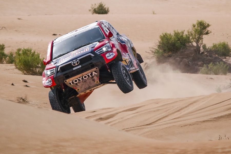 Al-Attiyah/Baumel claim Abu Dhabi Desert Challenge mid-rally lead