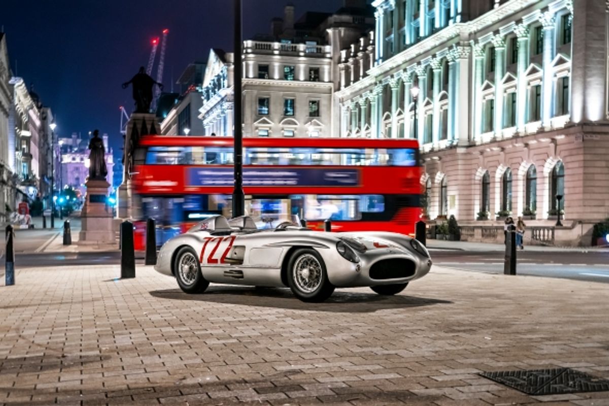 Mercedes-Benz 300 SLR “722” in a London tribute to Sir Stirling Moss