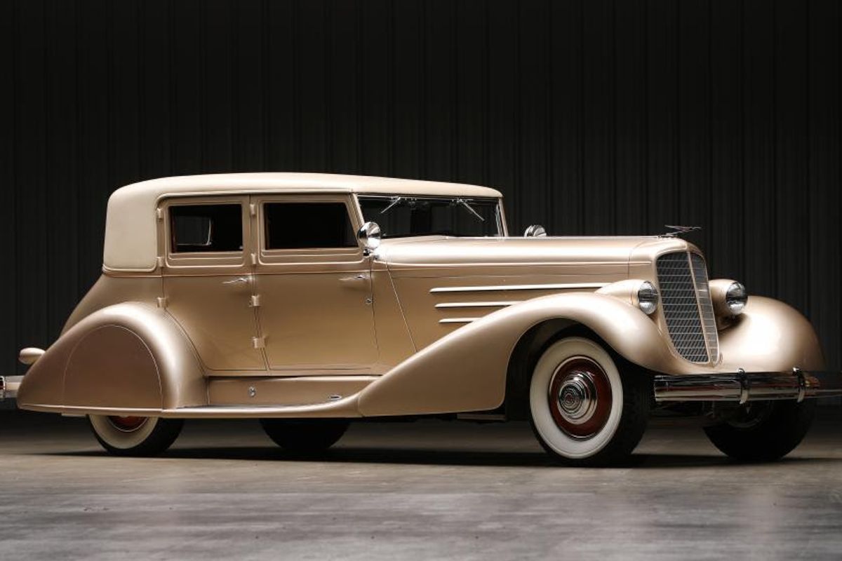 Striking 1929 Duesenberg Model J Berline at Worldwide Auctioneers