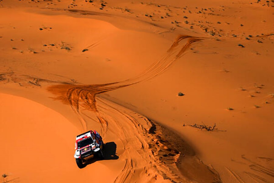 Nasser Al-Attiyah in command as  Dakar reaches rest day