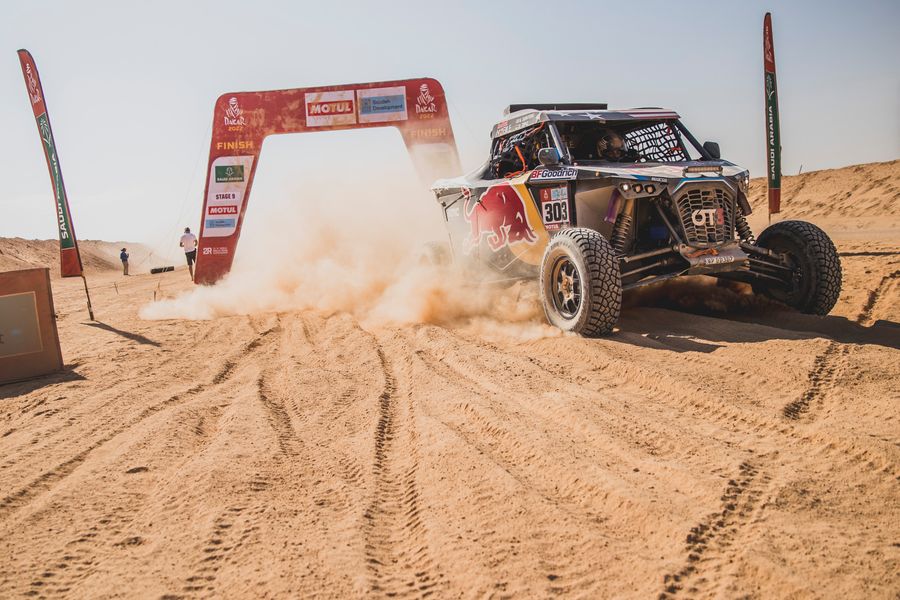 Peterhansel, Price and Quintero stars on a scorching Dakar Stage 10