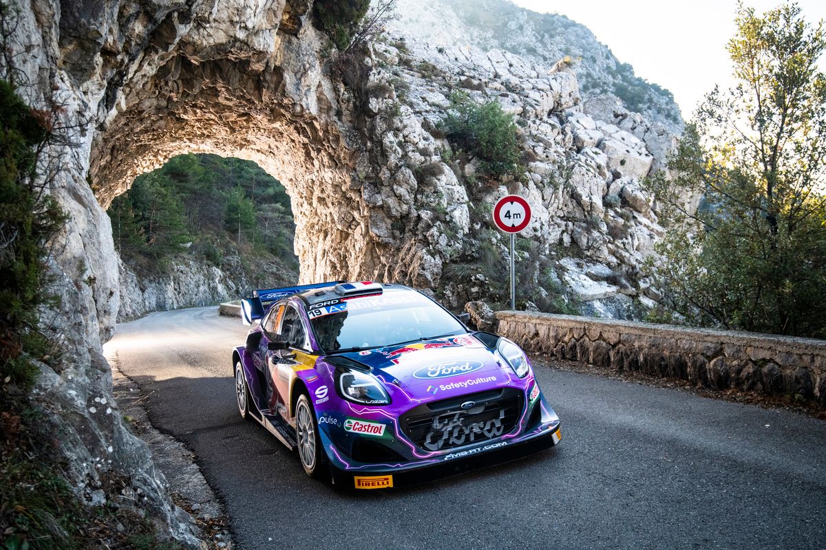 Ogier and Loeb in Rallye Monte-Carlo battle royale
