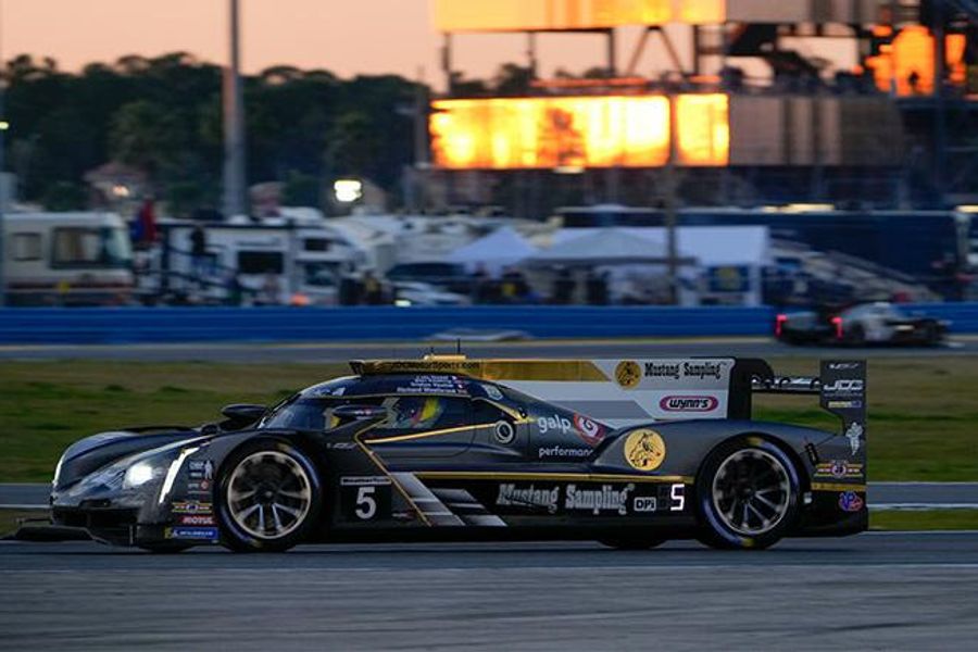 Cadillac Leads but Acura Rebounds at Rolex 24 Halfway Mark