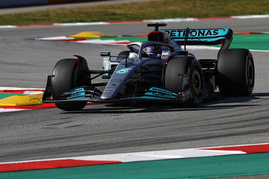 Lewis Hamilton on top final day of F1’s pre-season shakedown