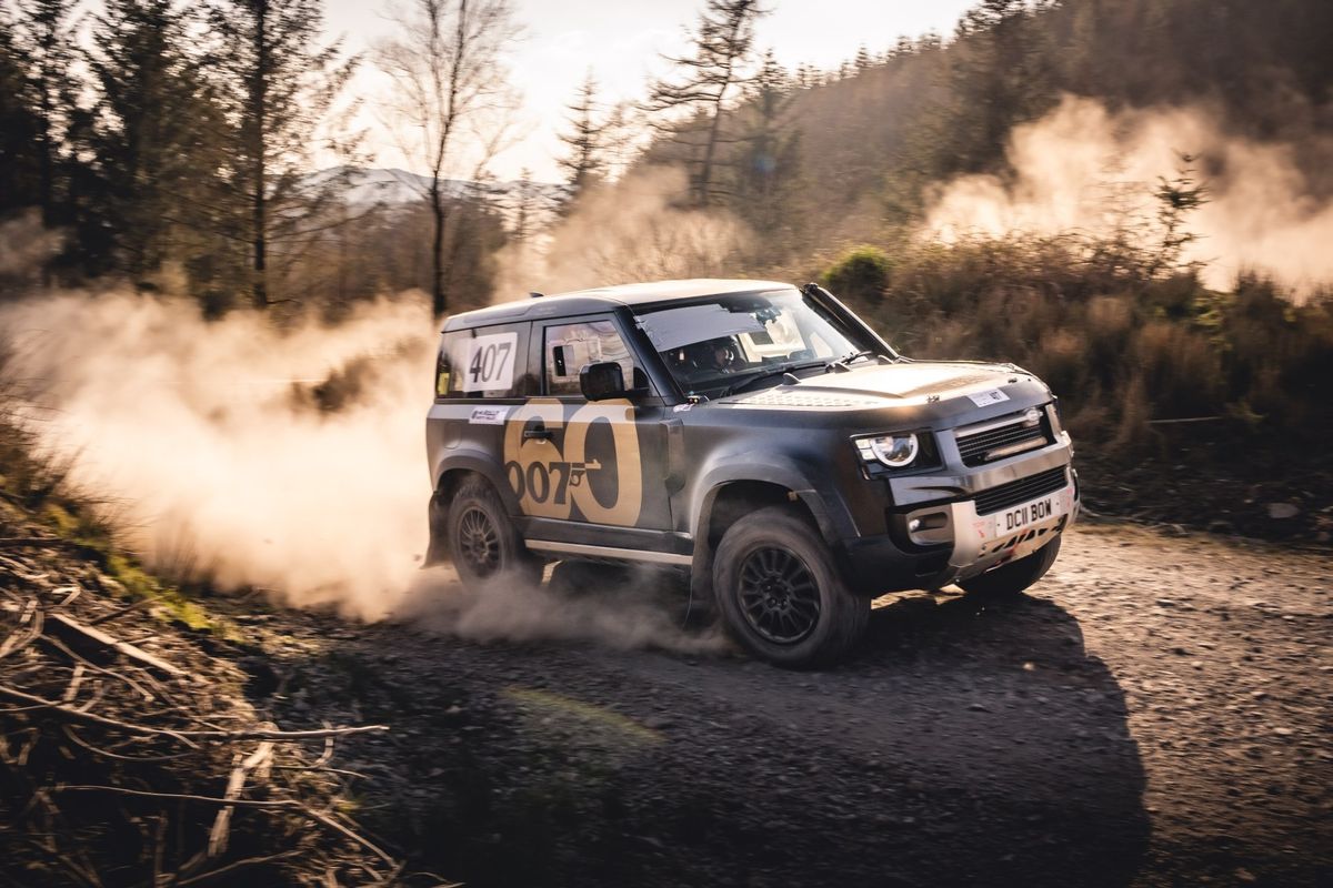 James Bond stunt driver Mark Higgins wins Defender Bowler Challenge