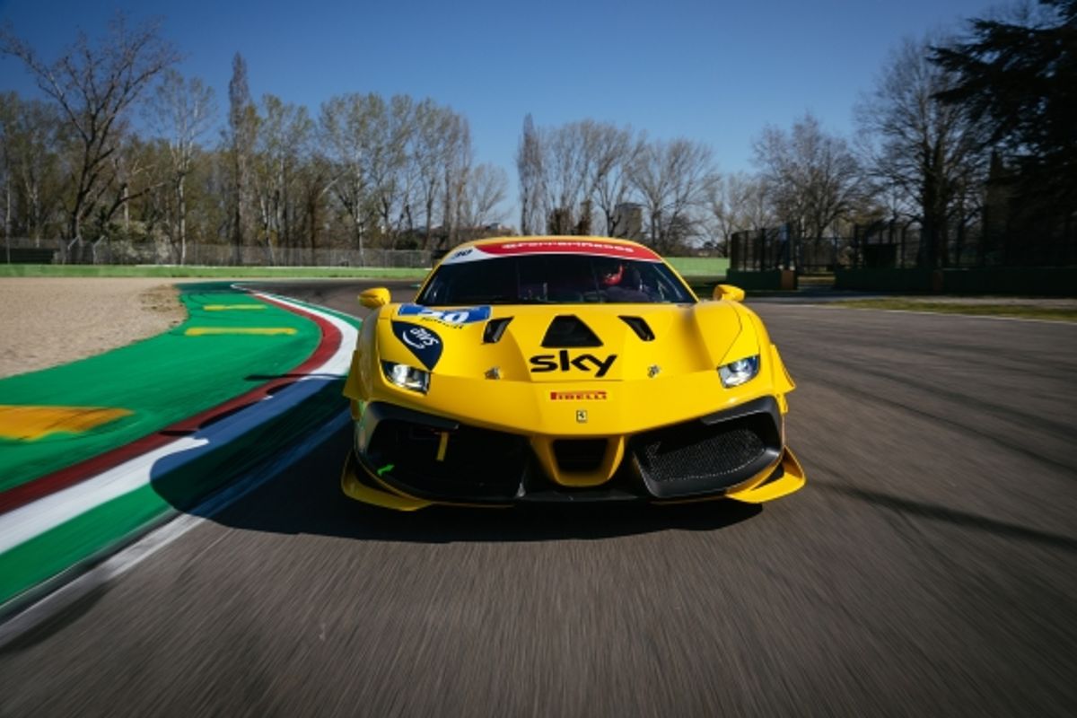 Full grid for Ferrari Challenge UK 2022 season