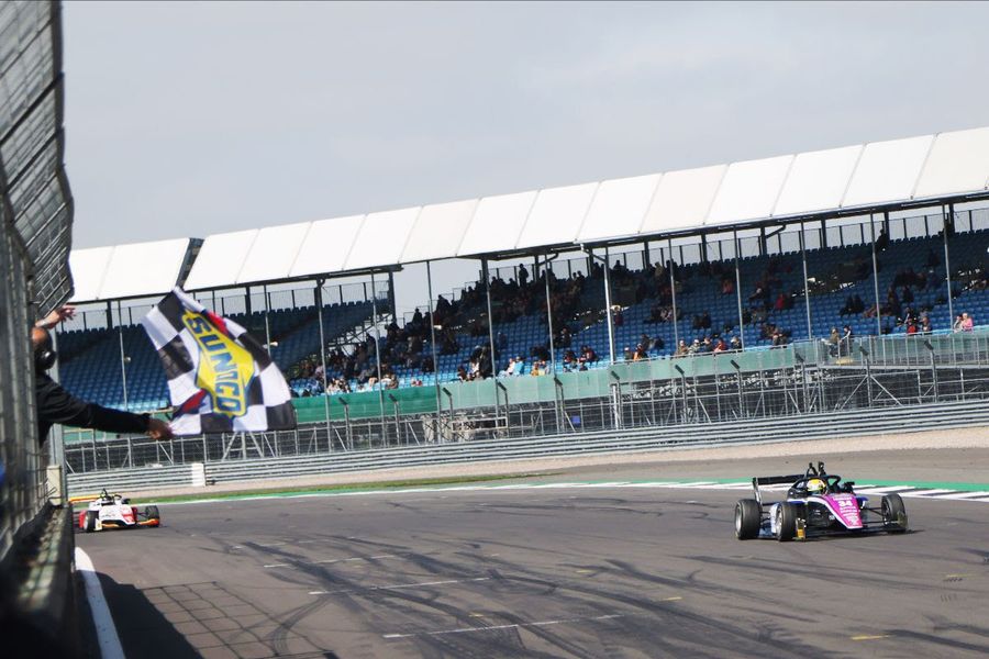 Lebbon and Shields claim maiden GB3 victories at Silverstone