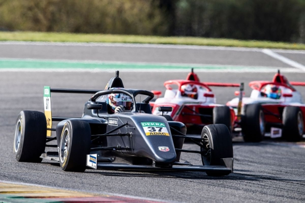 Formula 4 Abarth engines rumble on both sides of the ocean