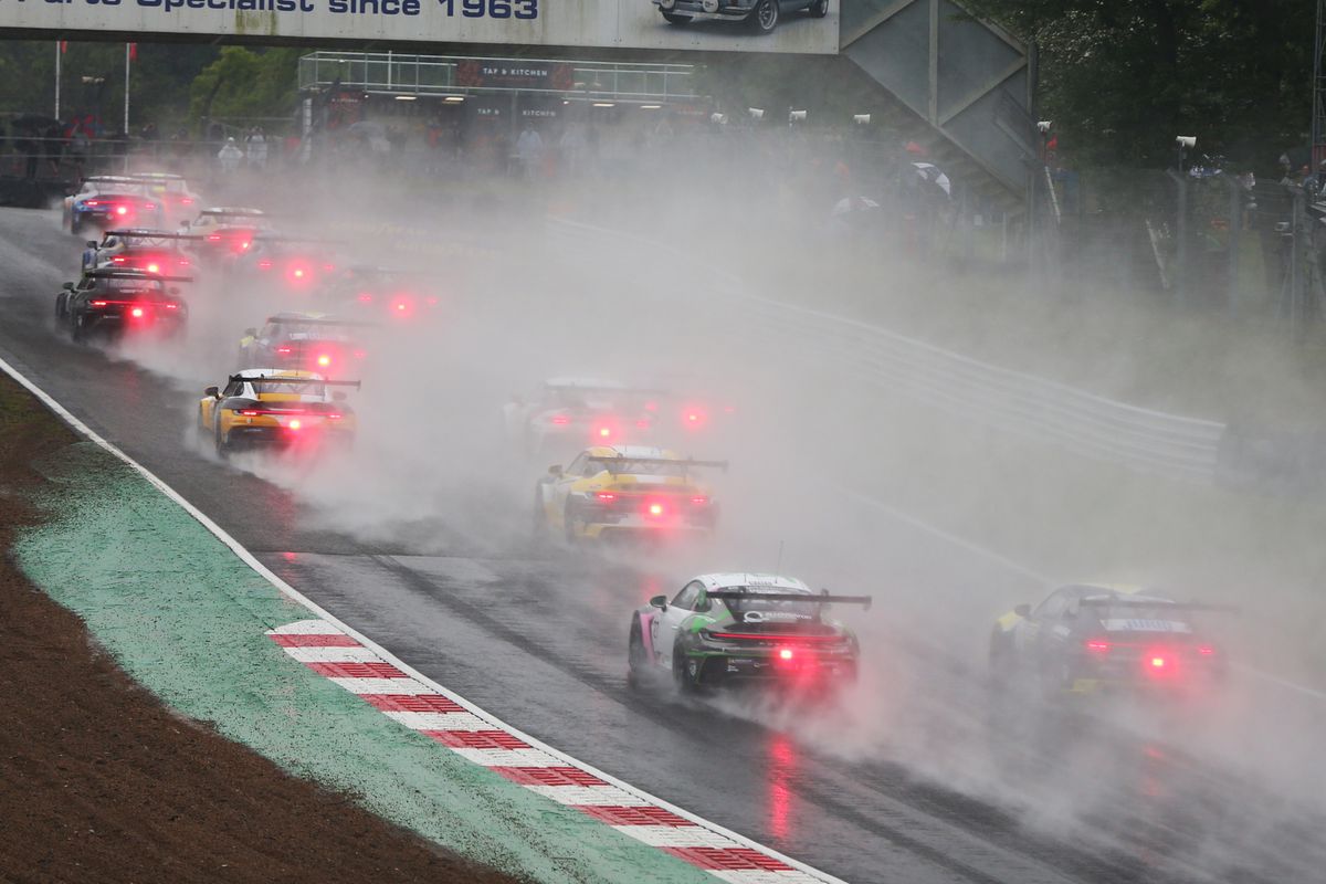 Martin & Jewiss master challenging Porsche Carrera Cup conditions at Brands