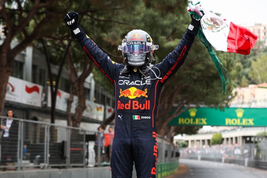  Sergio Pérez beats Sainz & Verstappen to take Monaco Grand Prix win