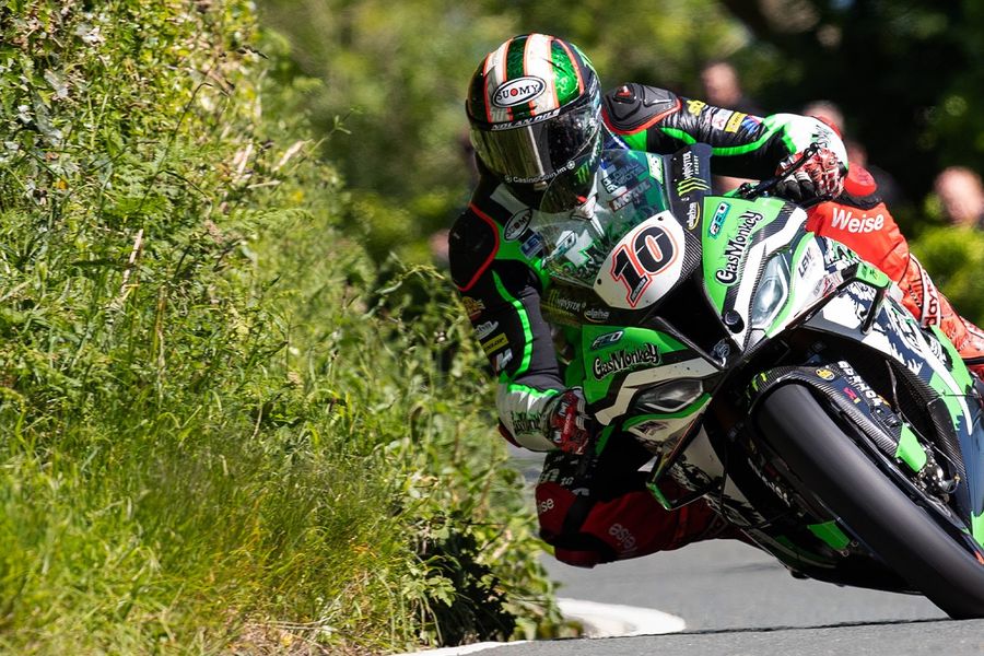 Peter Hickman wins IOM RST Superbike TT Race