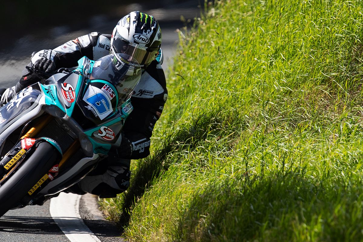 Michael Dunlop takes 21st TT win with  Monster Energy Supersport TT Race 2