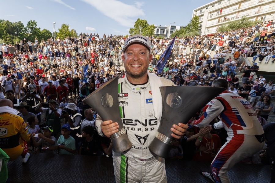 Huff wins WTCR's 100th race in Vila Real Race of Portugal