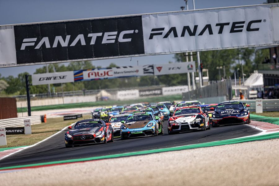 Second GT4 European win for Joulié & Ibañez in Misano