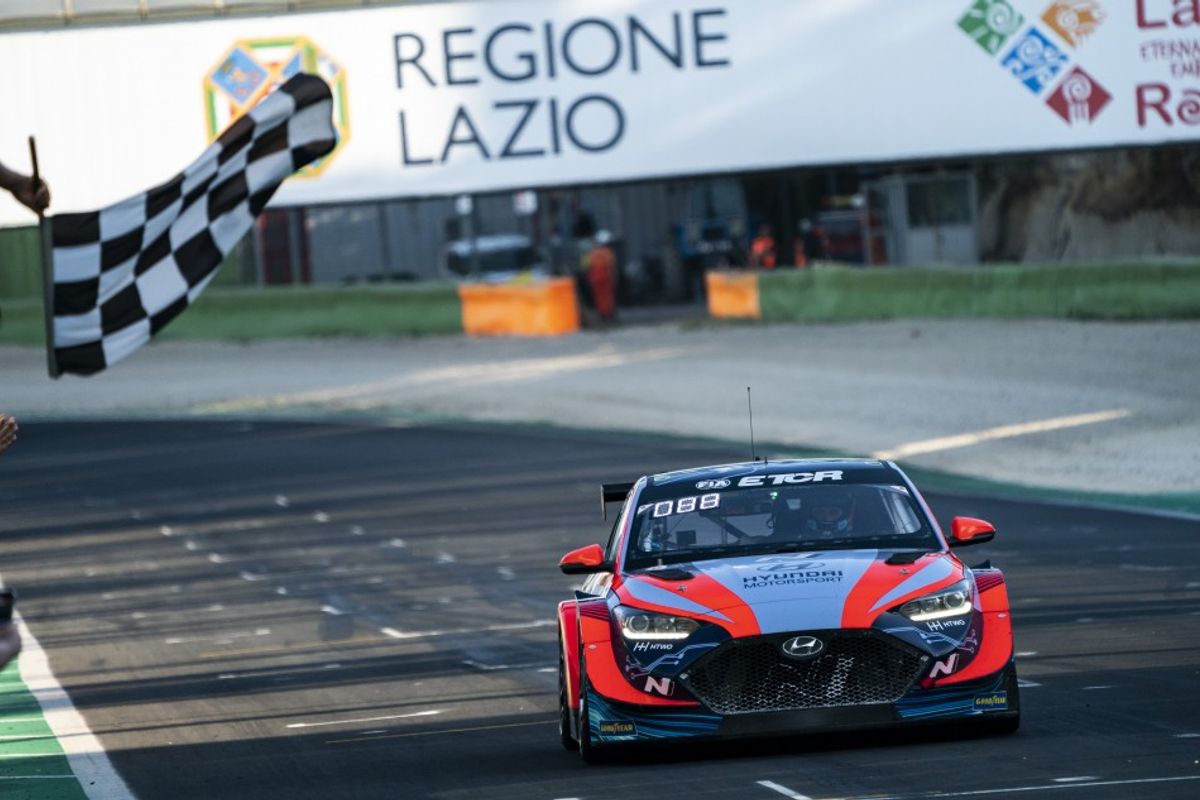 Azcona wins eTouring Car World Cup @ Vallelunga with Hyundai Motorsport N