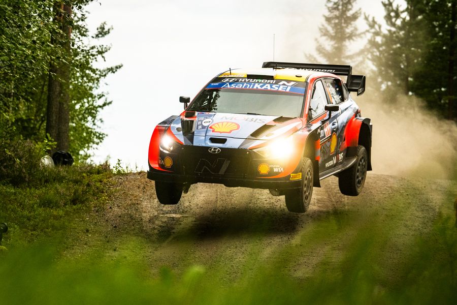 Tänak clings onto slender lead as Lappi ups tempo Friday on Rally Finland