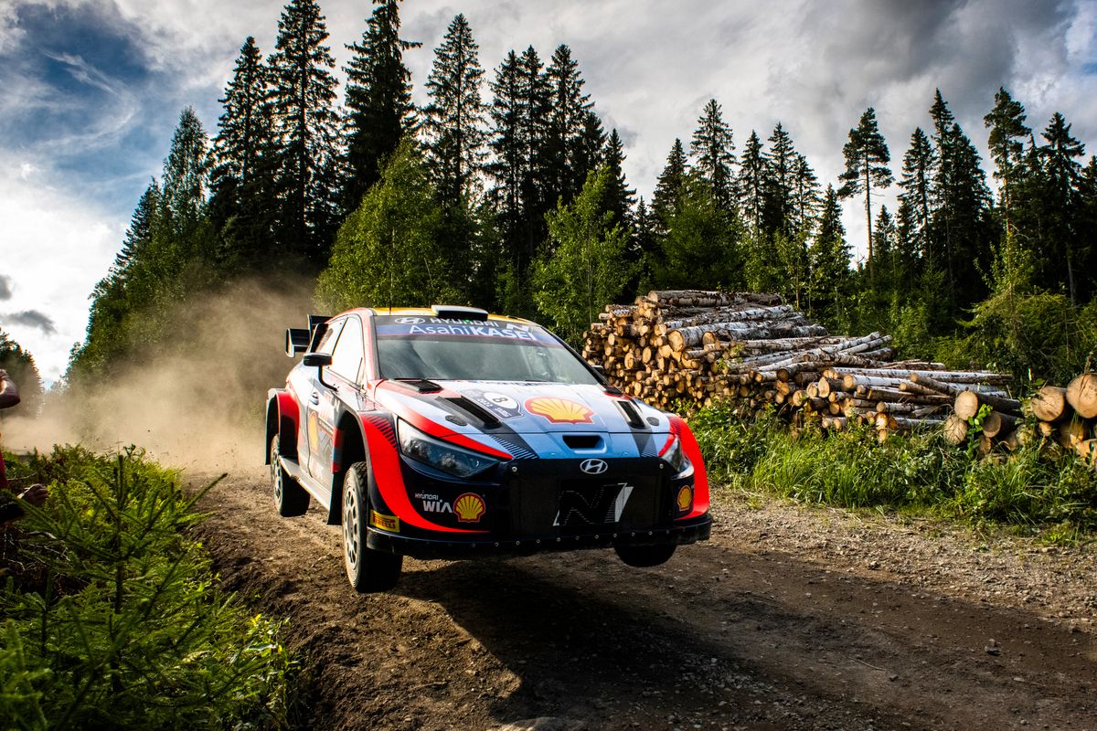 Tänak resists Rovanperä's Saturday charge on Rally Finland