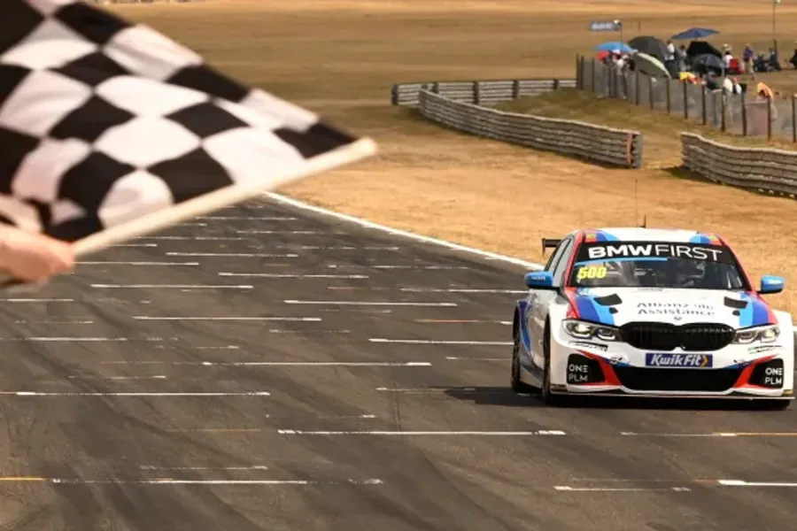 Team BMW’s Colin Turkington claims BTCC lights-to-flag victory in Snetterton Race 1