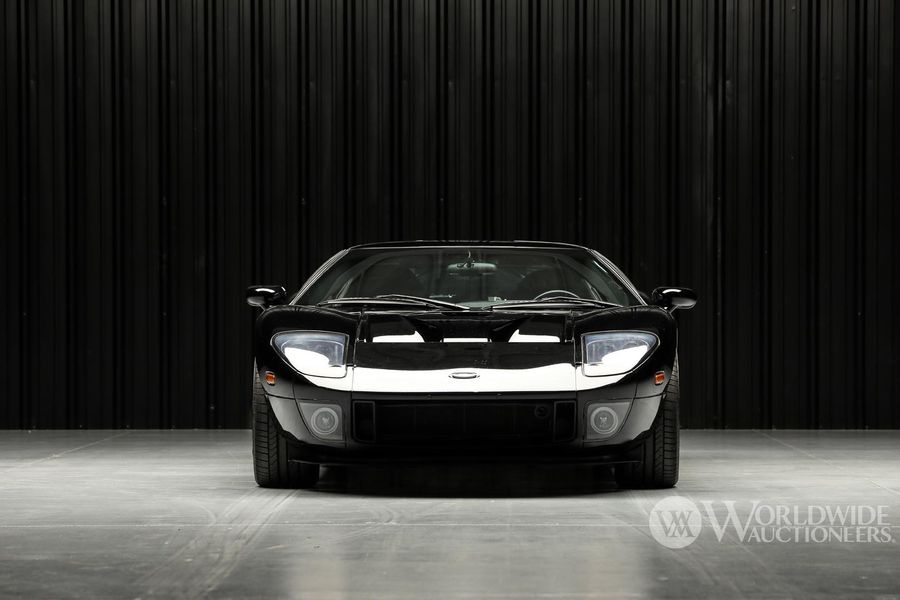 Driving footage of rare Ford GT Prototype @ Worldwide Auctioneers