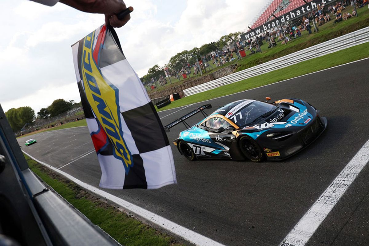 Enduro profits from Abba’s late drama, while Topham and Turner sprint to GT4 victory at Brands Hatch