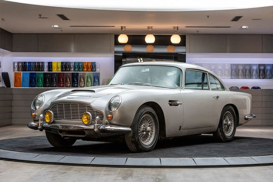 1965 Aston Martin DB5 Vantage sells for strong money at RM St.Moritz
