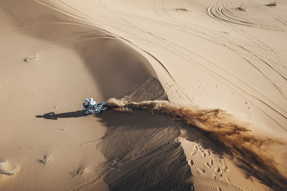 AFRICA ECO RACE heads into the dunes
