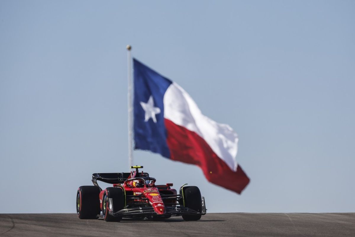 Sainz takes USGP pole