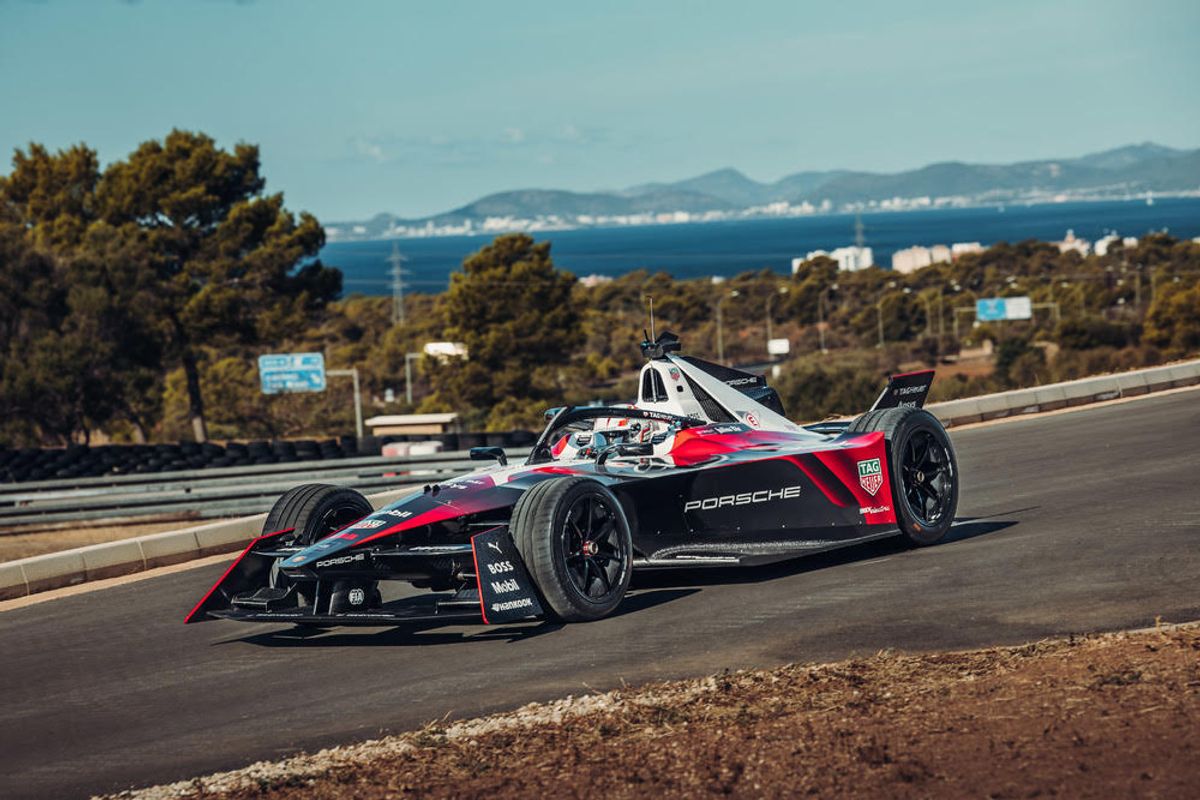 World premiere for new Formula E Porsche 99X Electric Gen3