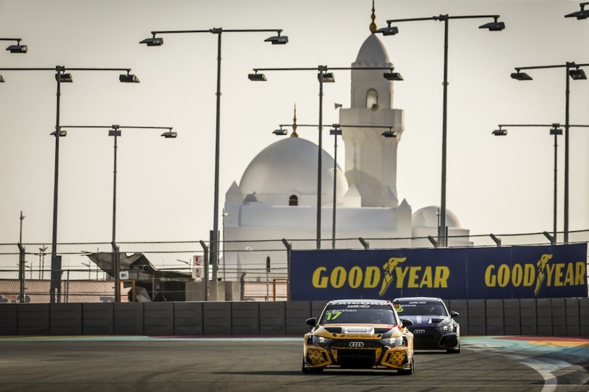 Nathanael Berthon qualifies on pole for WTCR Race of Saudi Arabia Race 1