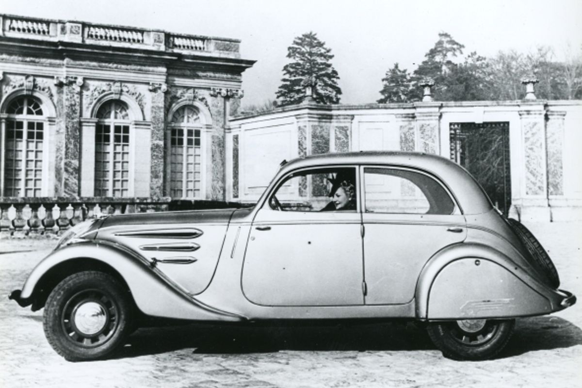 PEUGEOT to display historic 4 series models alongside new 408 @ Retromobile