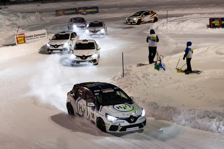  Four-way battle for Clio Ice Trophy title