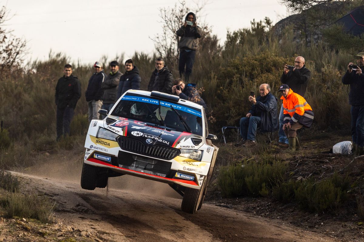 Mikko Heikkilä heads the pack with ERC rivals in hot pursuit in Portugal
