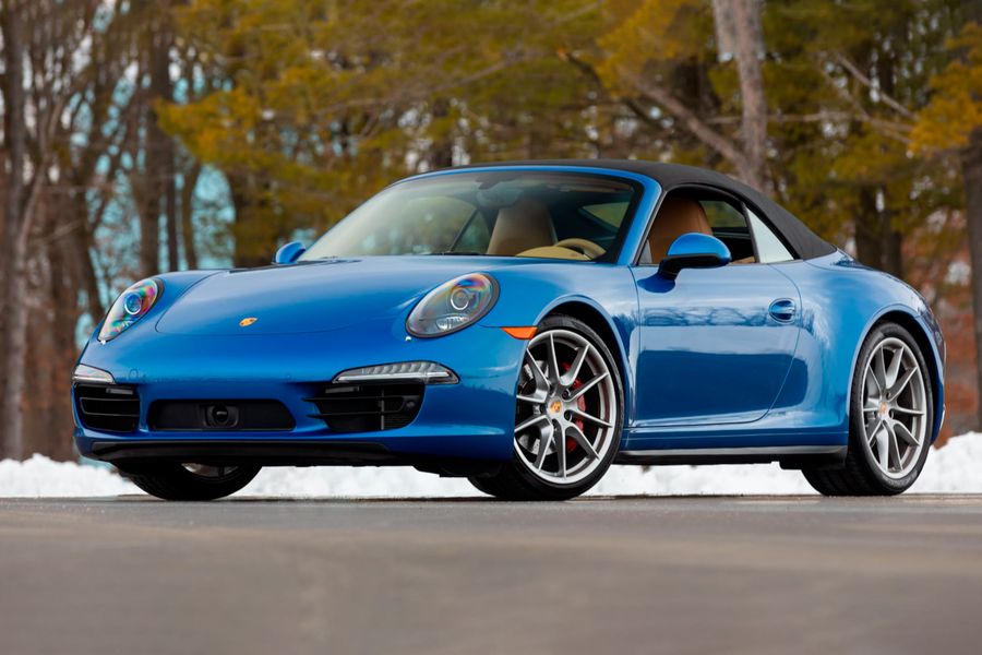 Sapphire Porsche 911 Carrera 4S Cabriolet at Mecum's Glendale auction