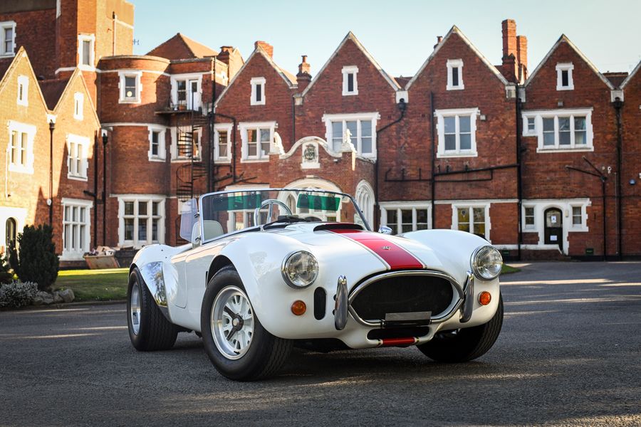 British and Italian classic car icons @ Salon Privé London Concours de Vente
