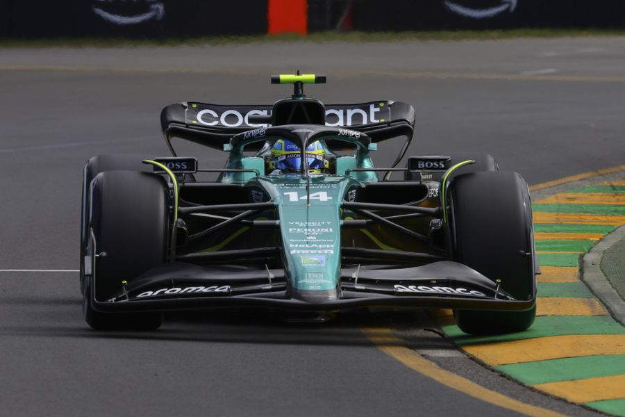 Alonso tops Australian GP second practice as rain arrives in Melbourne