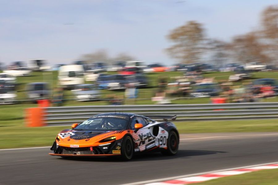 2 Seas & Optimum double up in record-breaking Oulton British GT qualifying