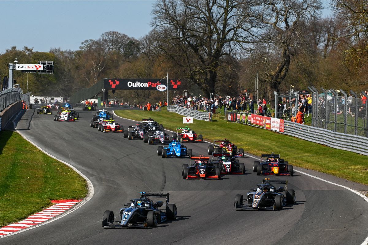 Loake leads all the way in GB3 Oulton Park opener